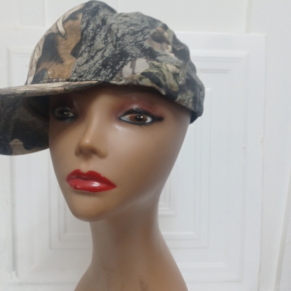 N W T F McIntosh Chapter  head to  Camo Turkey hunter Hat. Condition is pre-owne
